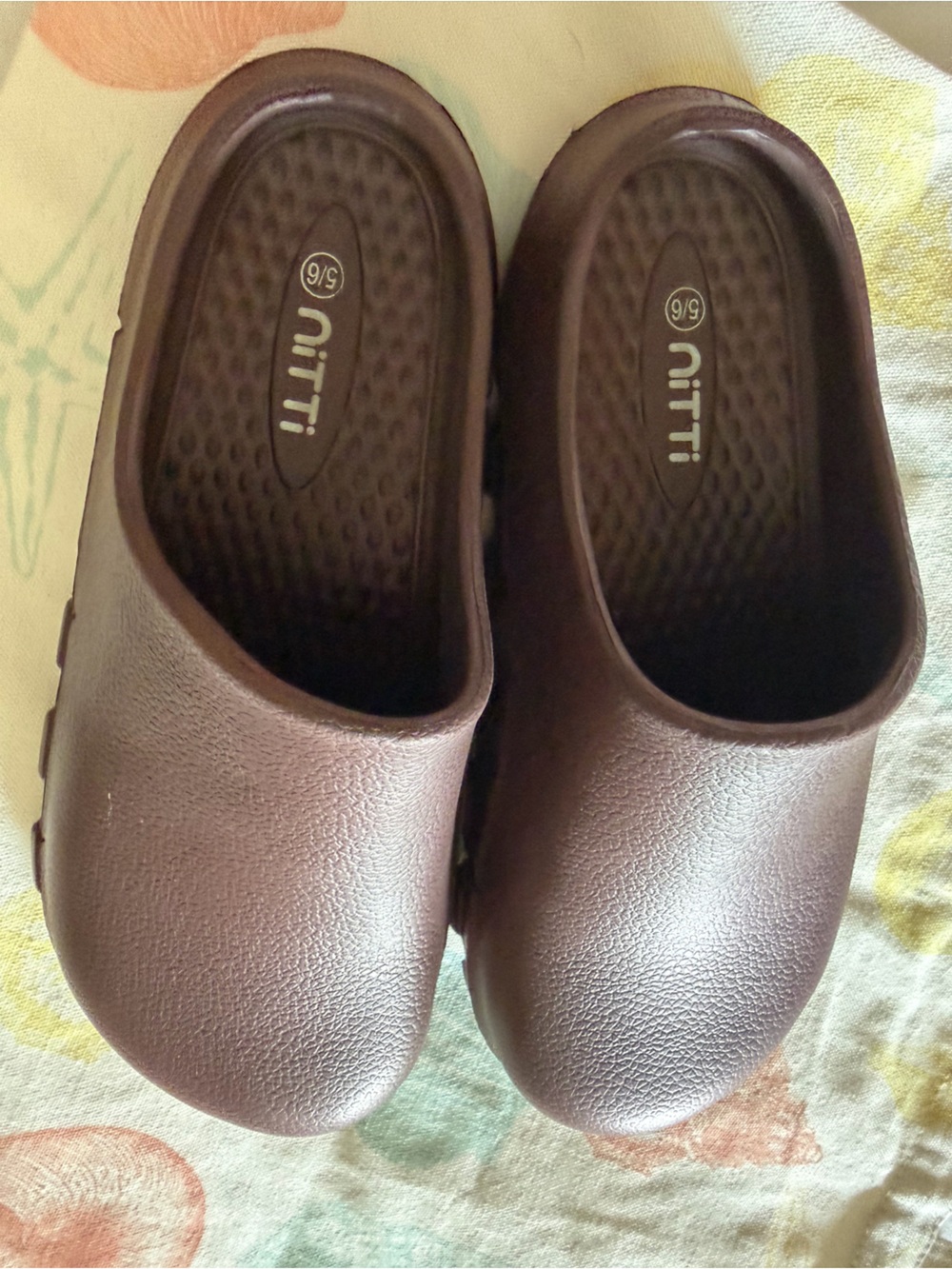 Nitti Brown Comfort Clogs Slip-On Shoes Size 5/6 . NWT